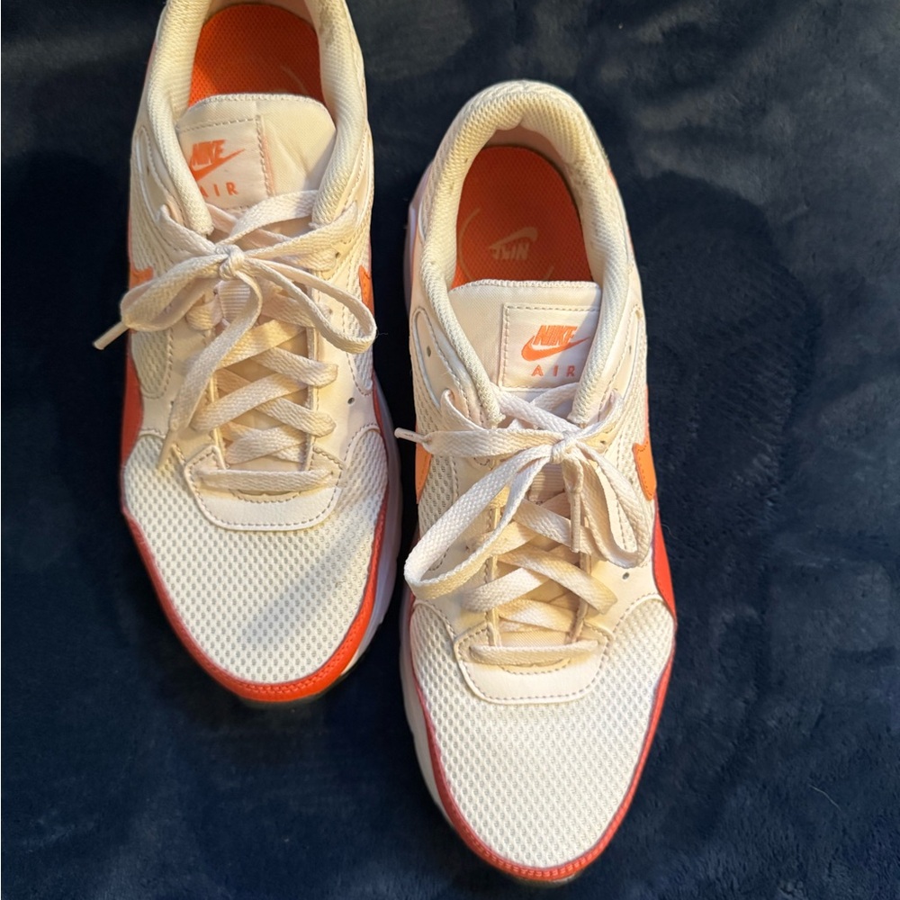 Nike Women's Air White and Orange (Coral) Sneakers Size 10 EUC